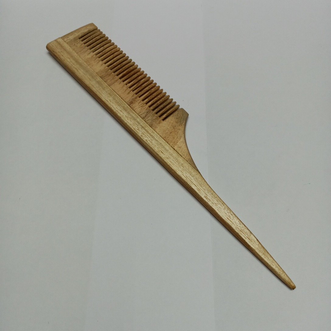 Neem Comb With Handle - Iniyavai